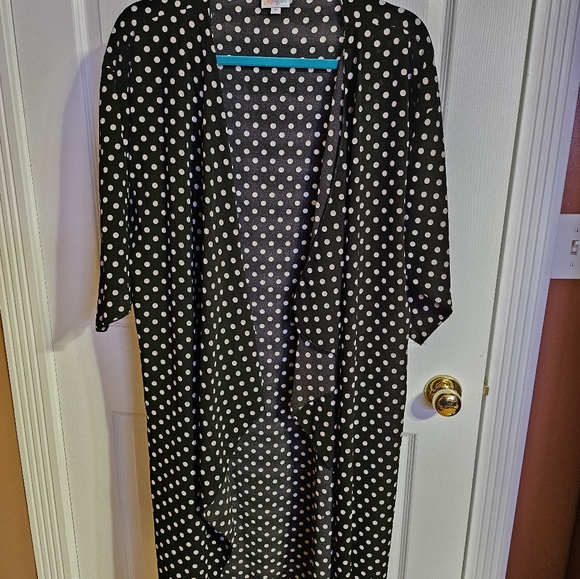 Lularoe Shirley Size M EUC - Picture 2 of 4